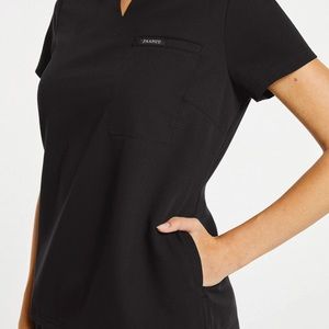 Jaanuu black scrub top